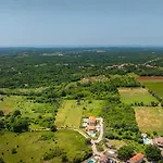 Amalija Villa *