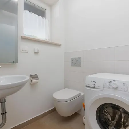 Amalija Villa Kirmenjak