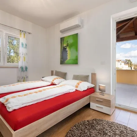 Amalija Villa *