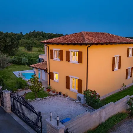Amalija Villa